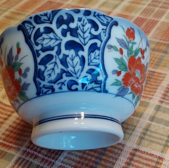 Beautifully Designed Bowl - Picture 2 of 6